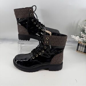 Michael Kors Stylish Black and Brown Women's Boots Size 7.5M